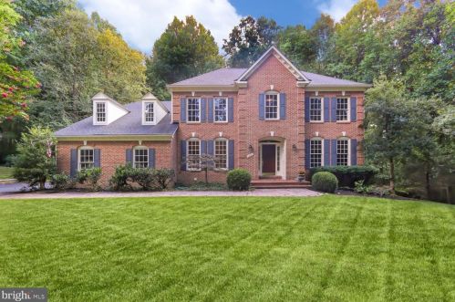 13305 Balmoral Forest Ct, Clifton, VA 20124-1543