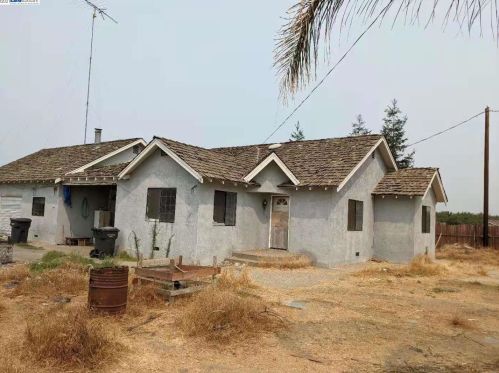 5919 Griffin Rd, Turlock, CA 95382-9565