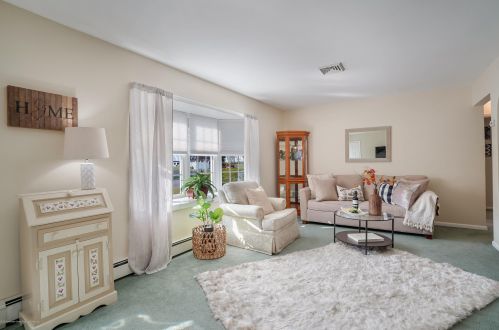 893 Lincoln St, Tinton Falls NJ 07701-5752 exterior