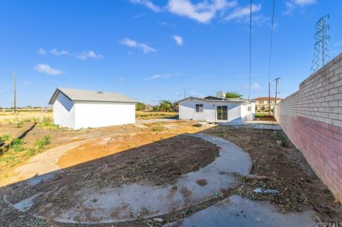 9357 Bellegrave Ave, Riverside CA  92509-2738 exterior