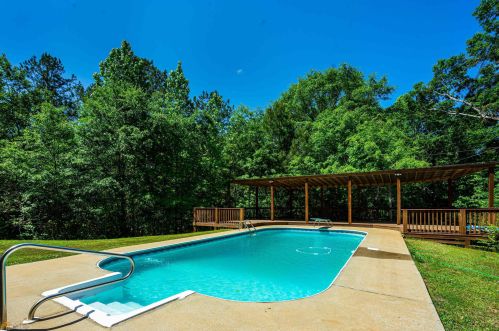 74 Rosie Civers Rd, Lagrange, GA 30240-8469