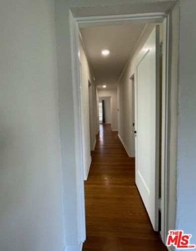 1318 Moncado Dr, Glendale CA  91207-1832 exterior