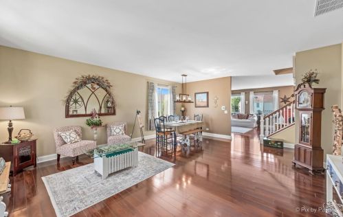 439 Westport Dr, Pingree Grove IL  60140-9172 exterior