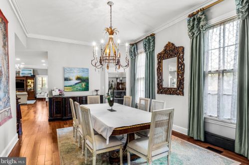 114 Kings Hwy, Tavistock NJ 08033-1981 exterior