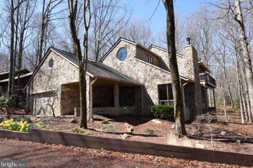 11300 Spyglass Cove Ln, Herndon, VA 20191-4518
