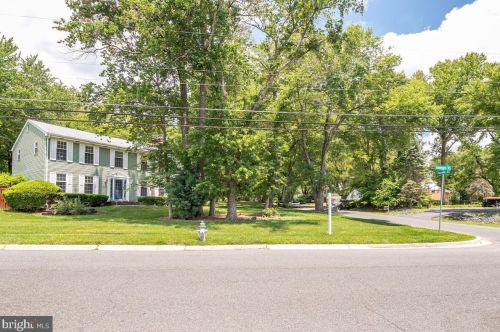 15100 Fairlawn Ave, Silver Spring, MD 20905-5609