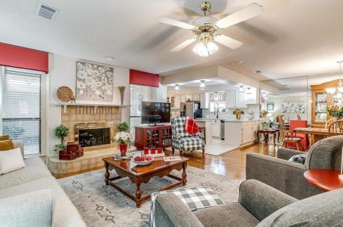 5132 Ledgestone Dr, Fort Worth TX  76132-2019 exterior