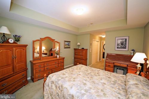 175 Meadowlark Dr, Trenton NJ  08690-3545 exterior