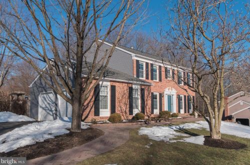 16 Andrew Dr, Trenton, NJ 08648-2042