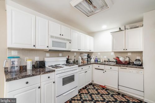 13212 Hawthorn Ln, Woodbridge, VA 22193-5107