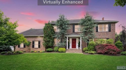 9 Halstead Way, Mahwah, NJ 07430-2937