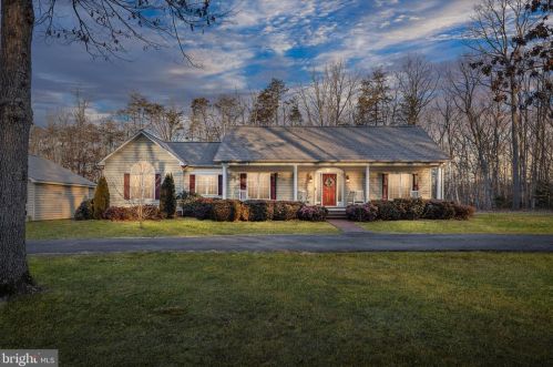21067 Shore Dr, Madison Mills, VA 22960-3949