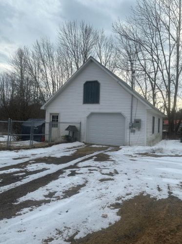 889 Mullen Rd, Stetson, ME 04488-3020