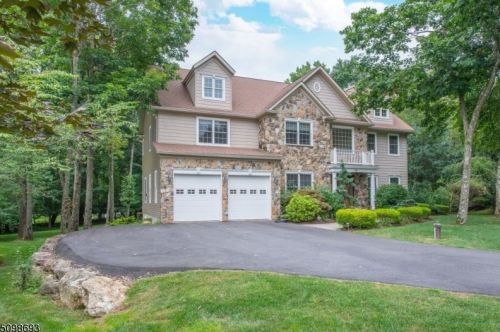 89 Clinton Ave, Mount Olive, NJ 07828-3121