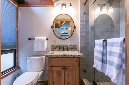 820 Beaver Pond, Truckee CA  96161-4200 exterior