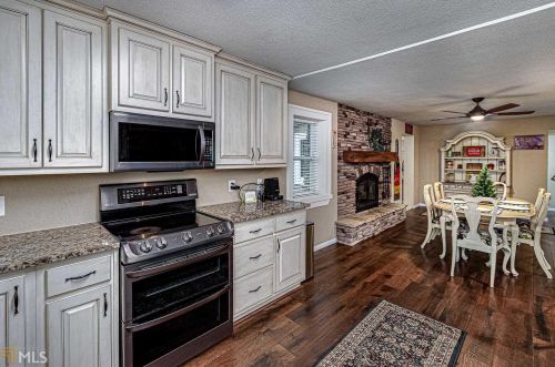 5149 Highway 155, Stockbridge GA  30281-1801 exterior