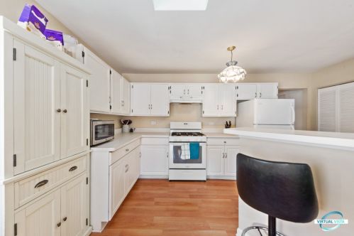 608 Melissa Dr, Lemont, IL 60440-2537