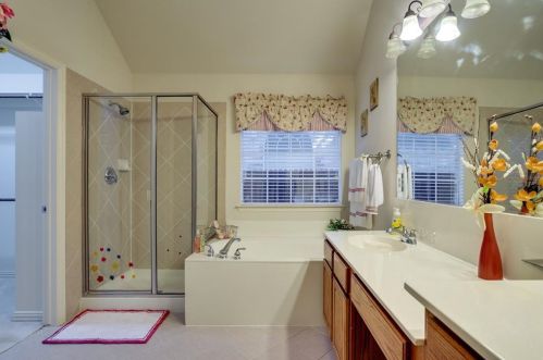 8028 Pretoria Pl, Fort Worth TX  76123-1831 exterior
