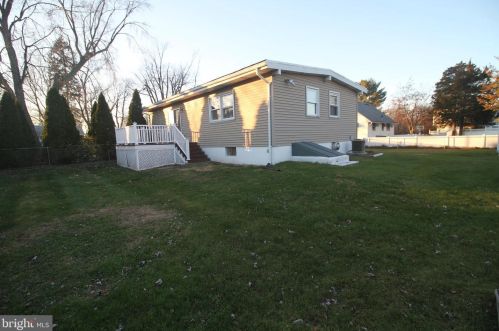 42 Montana Ave, Trenton NJ  08619-2838 exterior