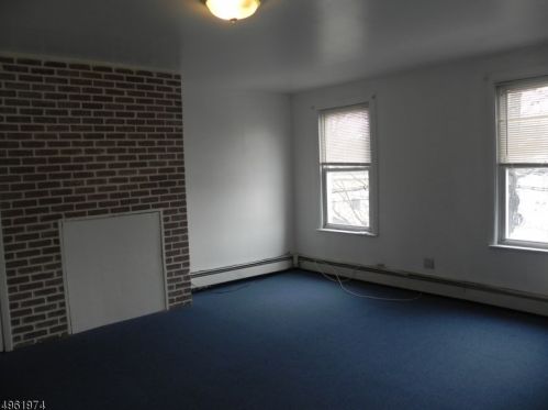 89 Hopper St, Paterson, NJ 07508-2128