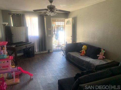 221 47th St, San Diego, CA 92113-2086