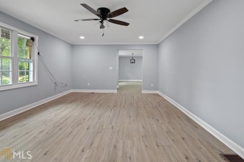 3824 Adamsville Dr, Atlanta GA  30331-3709 exterior
