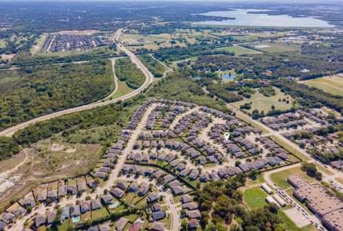 2712 Merry Vw Ln, Fort Worth TX  76120-5655 exterior