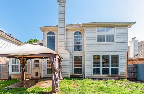 4621 Parkview Ln, Fort Worth TX  76137-5457 exterior