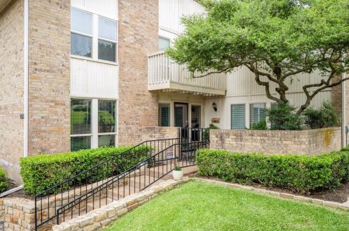 2908 Shady Knoll Ln, Bedford, TX 76021-4131
