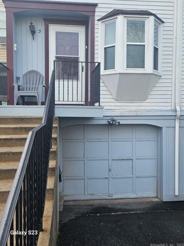 3 Rising Trail Dr, Middletown, CT 06457-1672