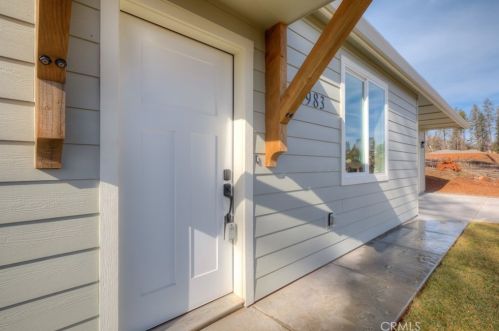 1983 Hillpark Ln, Paradise, CA 95969-6618
