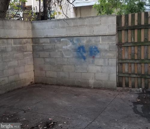 2222 12 St, Philadelphia PA 19147-1832 exterior