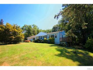 367 Wheeler Park Ave, Fairfield, CT 06825-1181