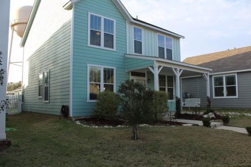 423 Wetzel, Uhland TX  78640 exterior