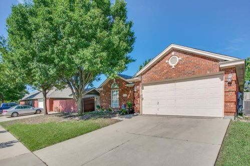 7751 Summerbrook Cir, Fort Worth, TX 76137-5466