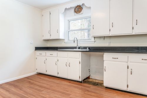 101 Back River Rd, Dover, NH 03820-4402