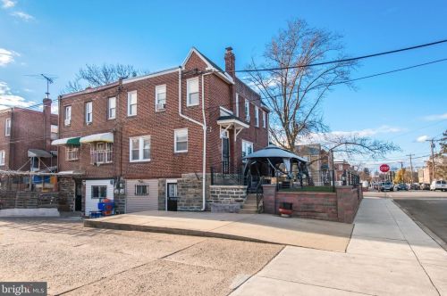 6731 Large St, Philadelphia, PA 19149-2123
