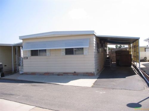 200 Mockingbird Ln, Oceanside, CA 92057-6452