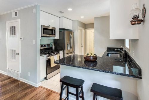 5205 Buffalo Pass, Austin TX  78745-2703 exterior