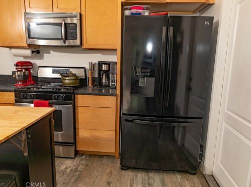 11568 Freedom Trl, Riverside CA  92503-5066 exterior