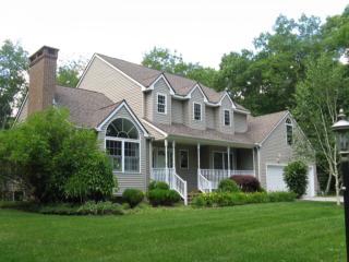 7 Pine Knls, Chester, CT 06412-1059