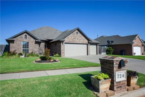 724 Ellsworth Ave, Yukon, OK 73099-5964