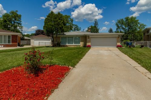 2530 Linda Ct, Glenview, IL 60025-4724