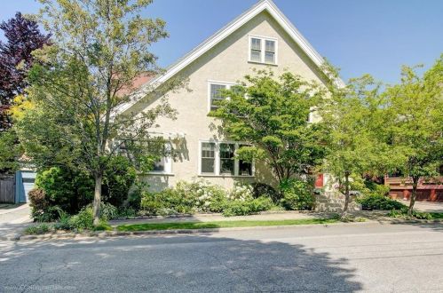 24 Brenton Ave, Providence, RI 02906-2415
