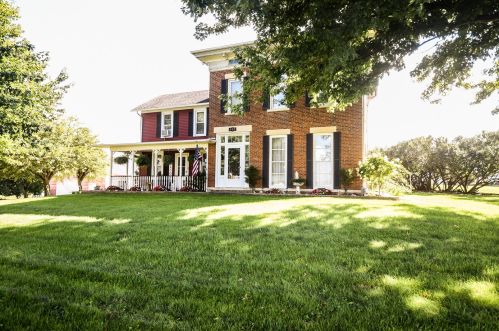 449 Palmyra Rd, Nelson, IL 61021-9709