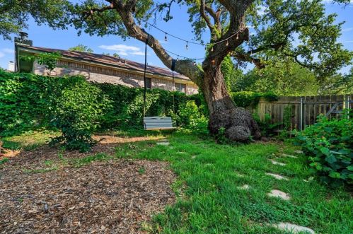 5911 Brown Rock Trl, Austin TX  78749-3314 exterior