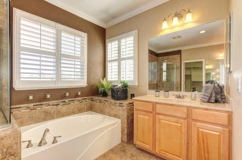 5616 Mingee Way, Elk Grove CA  95757-1647 exterior