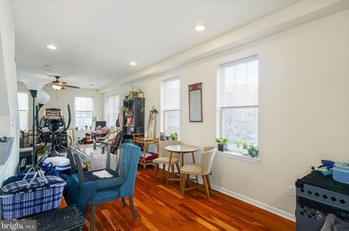 825 16 St, Philadelphia PA  19140-4911 exterior