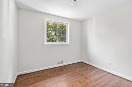 407 Greenbrier Dr, Silver Spring MD 20910-4230 exterior