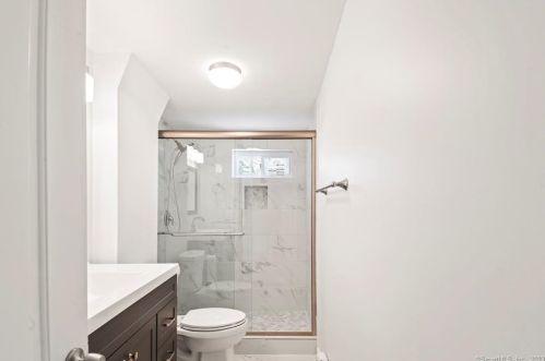 27 Hawthorne Dr, Norwalk CT  06851-4113 exterior